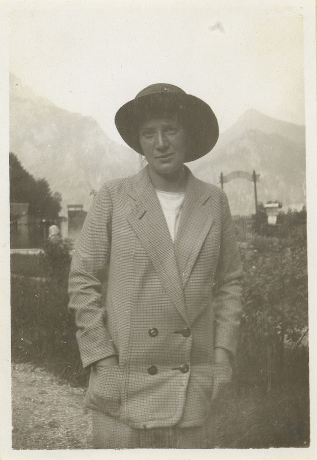 Wally Neuzil at Lake Traunsee, Vienna, 1913