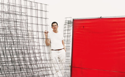 , Antony Gormley in his London studio