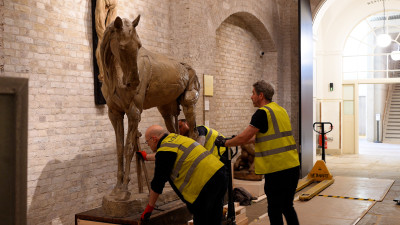 RA cast display installation