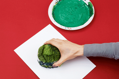 Family how-to: veggie printing wreath reveal GIF large for header