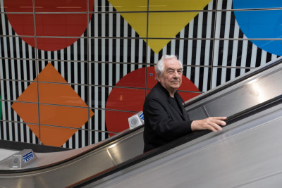 Daniel Buren, 'Diamonds and Circles' works 'in situ', 2017. Commissioned by Art on the Underground