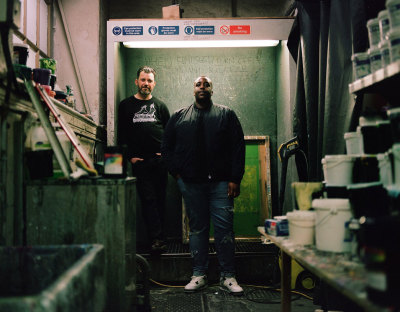 Olu Ogunnaike (right) with print tutor Leigh Clarke in the RA Schools print studio