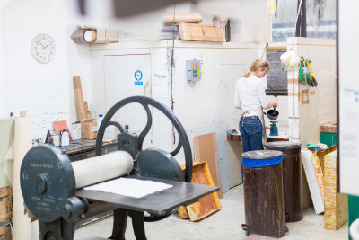 Print Fellow Liz Miller in the etching studio at the RA Schools