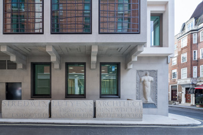 8 St James’s Square by Eric Parry RA, with Stephen Cox RA’s two sculptures: an inscribed rail and a relief figure