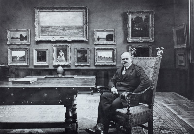 , Wilhelm Hansen in the Corot room at Ordrupgaard