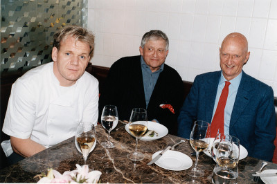 Juergen Teller, Gordon Ramsay, David Hockney and Allen Jones having lunch at Ramsay's Claridge's restaurant