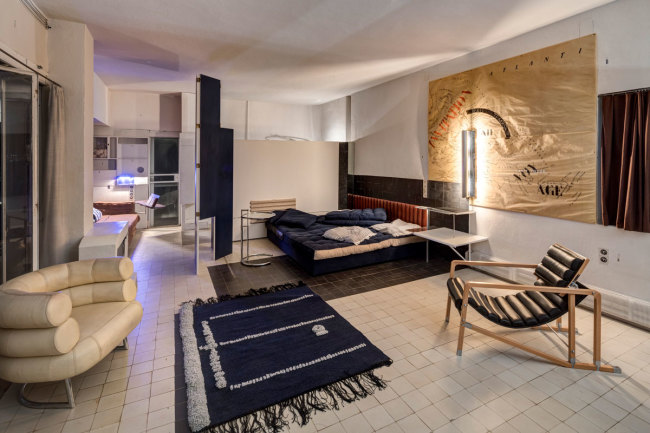 Eileen Gray and Jean Badovici, Salon, Villa E-1027 © Manuel Bougot