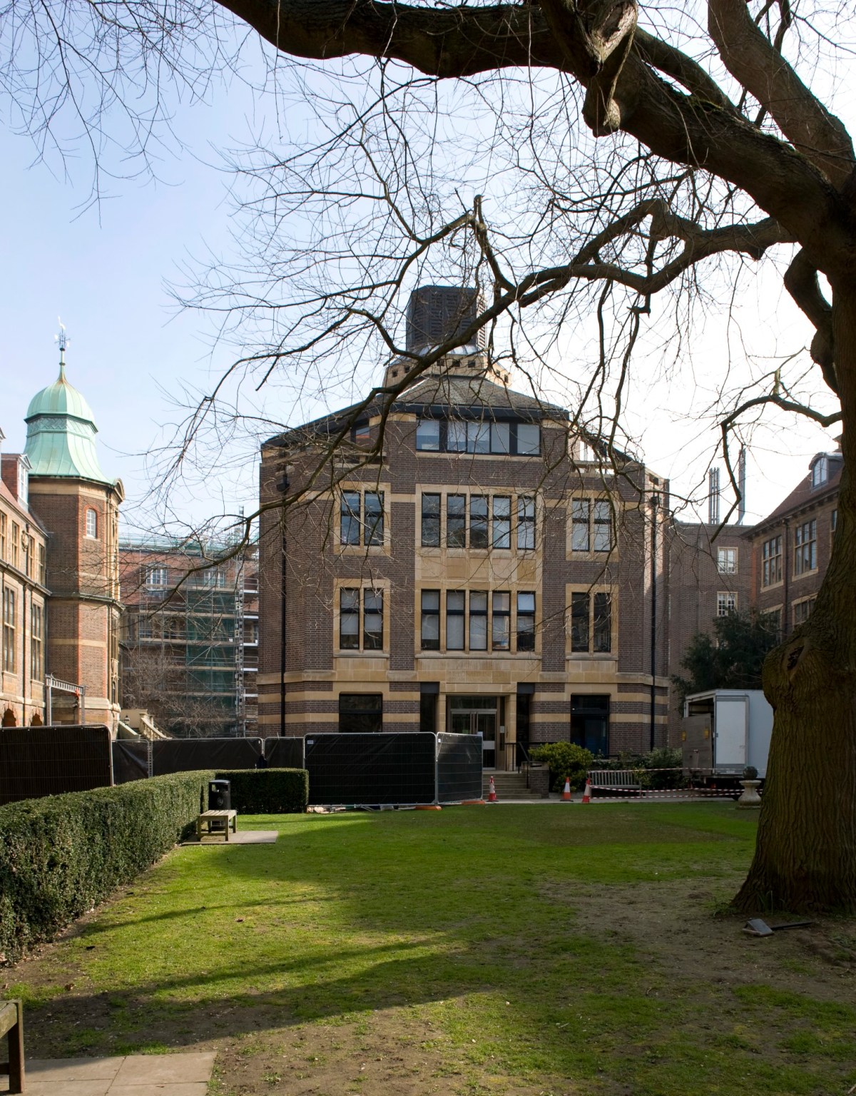 Marcus Leith, Photography of the installation of Antony Gormley's Diploma Work 'Plant' at McDonald Institute, Cambridge University.