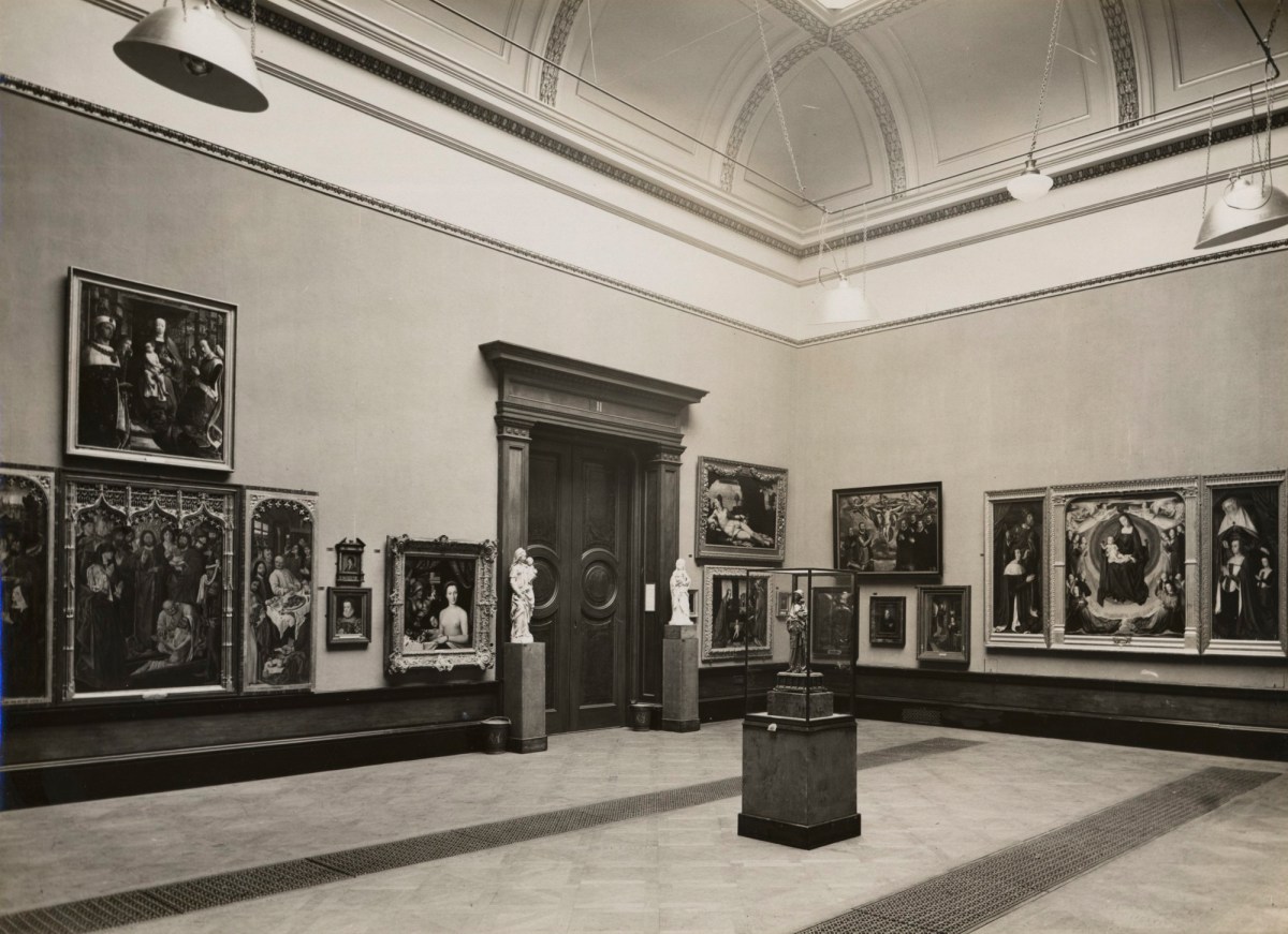 , Installation photography of the Exhibition of French Art 1200-1900 at the Royal Academy of Arts, 1932.