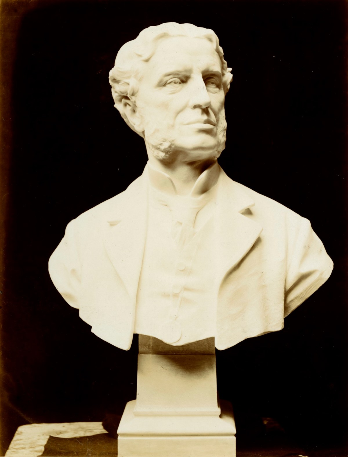 Unidentified photographer, Photograph of a marble bust of Matthew Arnold by Francis Derwent Wood RA