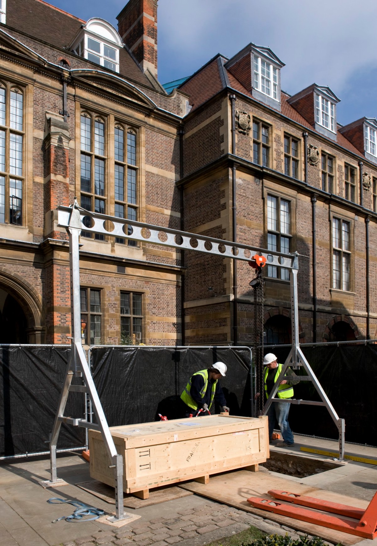 Marcus Leith, Photography of the installation of Antony Gormley's Diploma Work 'Plant' at McDonald Institute, Cambridge University.
