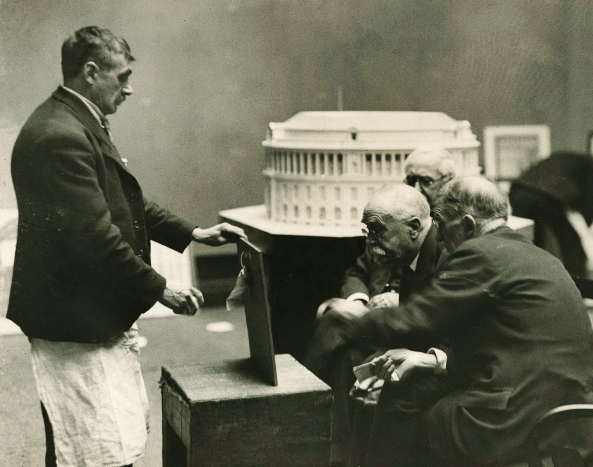 , Photographs of procedures for the Summer Exhibition, 1930
