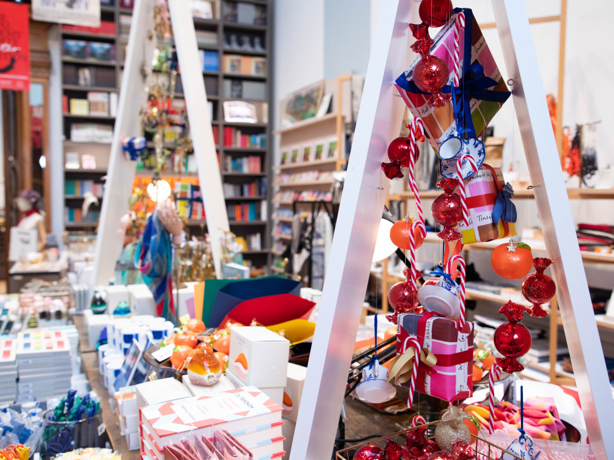 Shopping at the RA Royal Academy of Arts