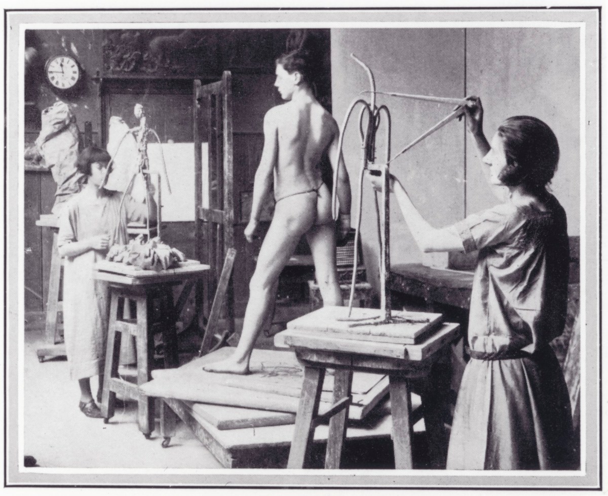 , Photo from 'The Sphere' of female RA students working from life in the Sculptors' room at the Royal Academy Schools