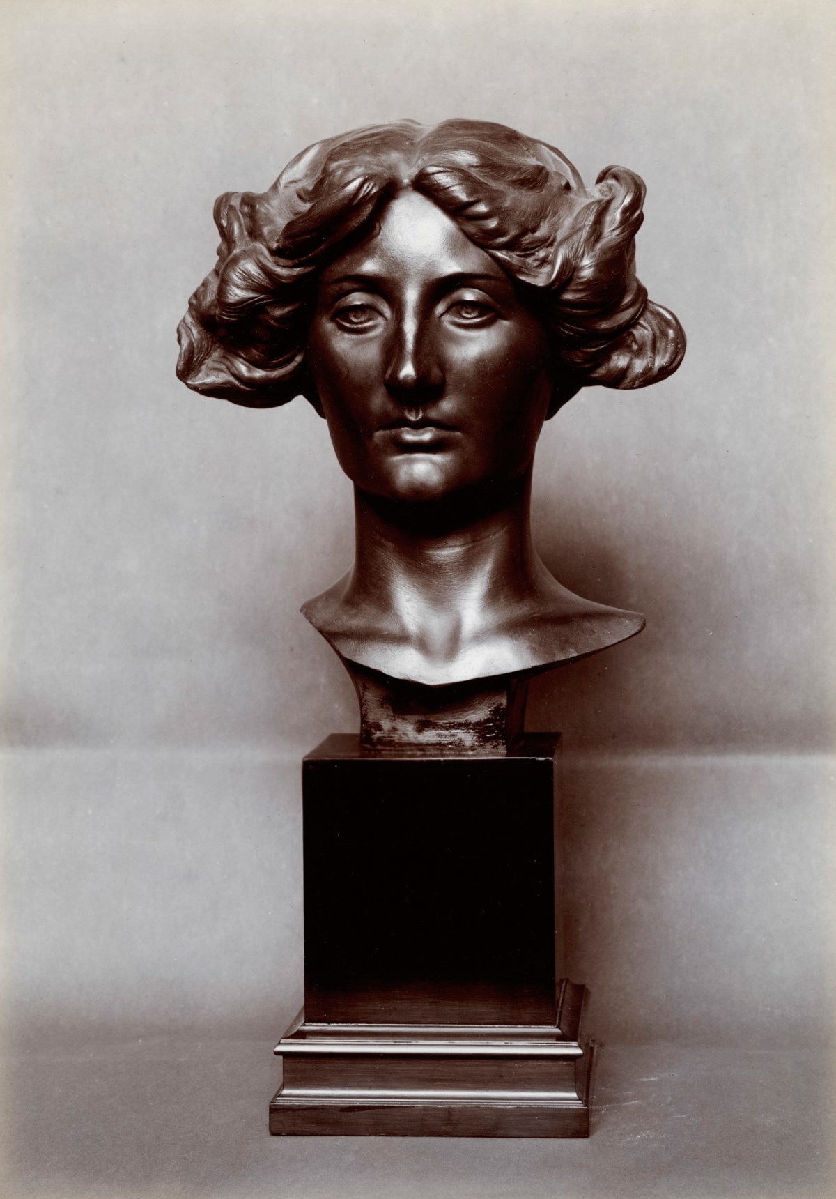 Unidentified photographer, Lady Elphinstone