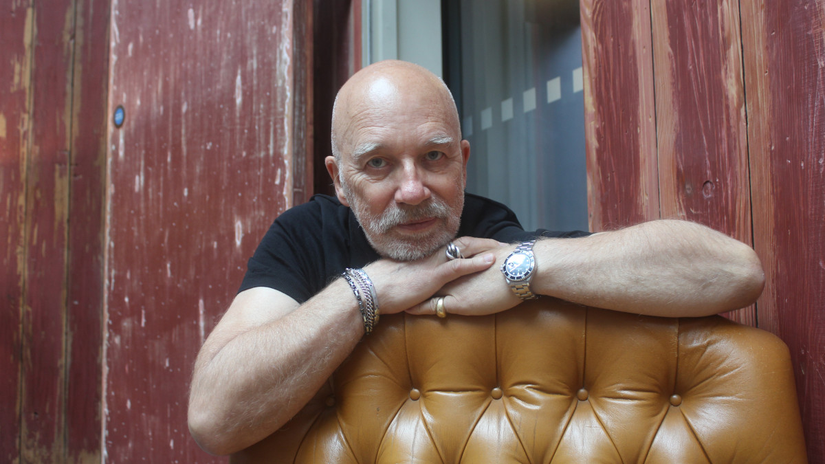 アート・デザイン・音楽 Nigel Coates: Body Buildings and City Nigel Coates — Furniture, luxury interiors, architectural design
