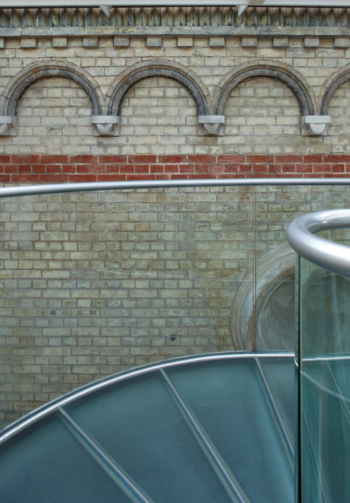 Paul Highnam, Detail of the facade and the glass stairs leading to the Sackler Wing of Galleries.