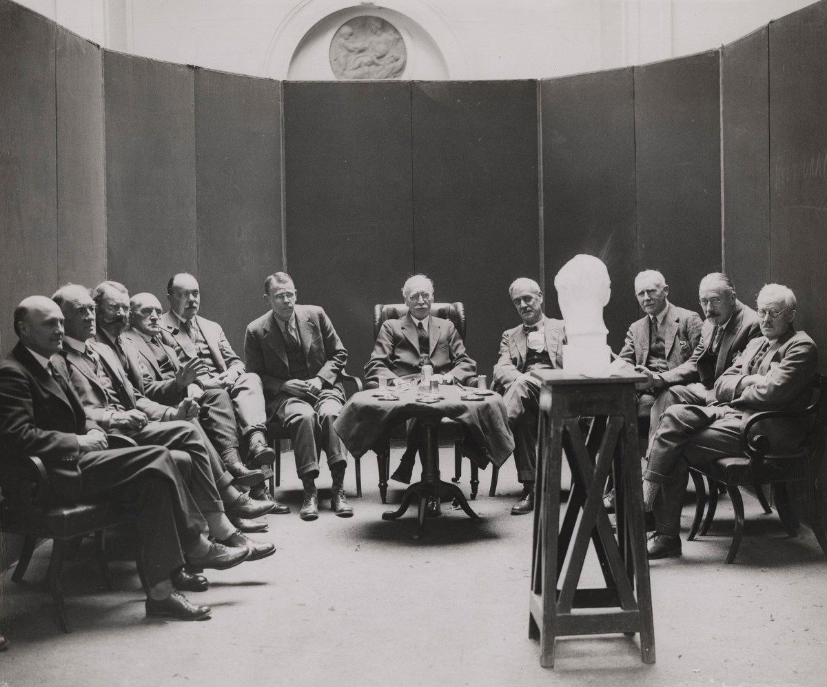 Unidentified photographer, The selection of sculpture for the Summer Exhibition, 1933
