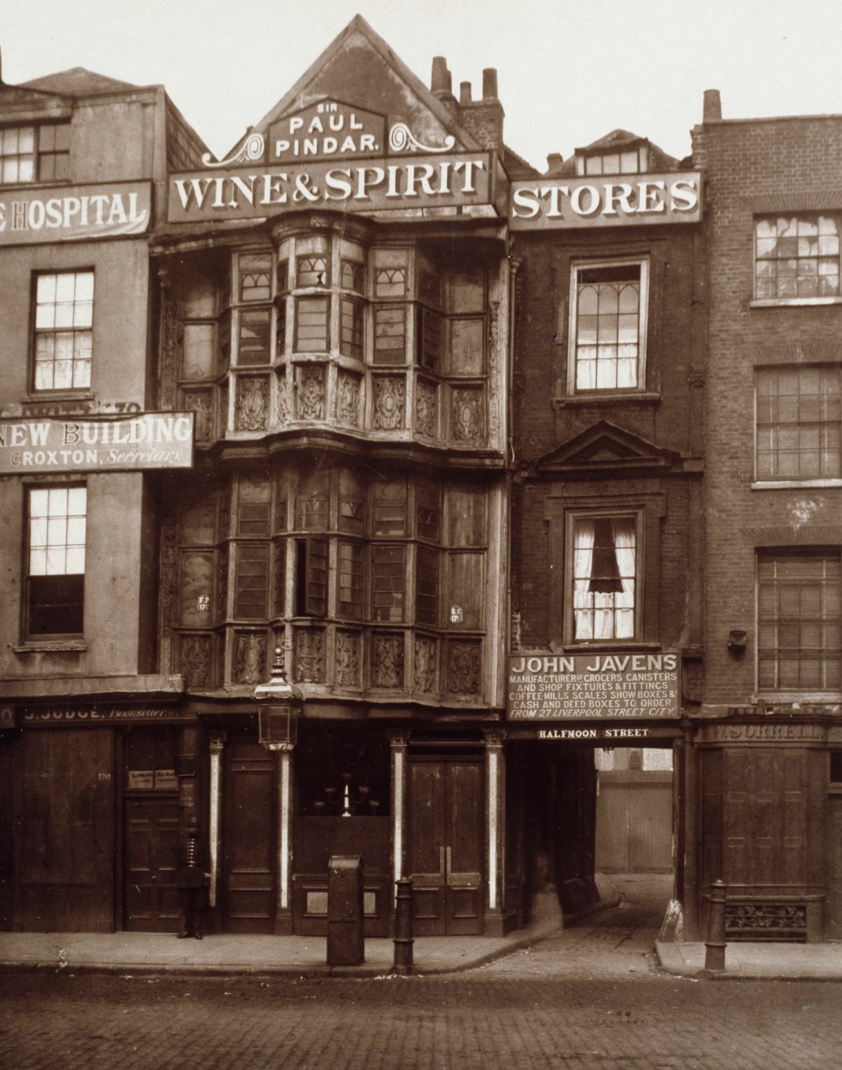 The Sir Paul Pindar Bishopsgate Street Works of Art RA Collection