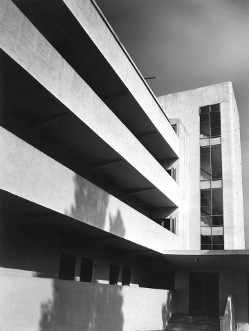 Isokon Flats, Lawn Road, Hampstead, London: the south-east front