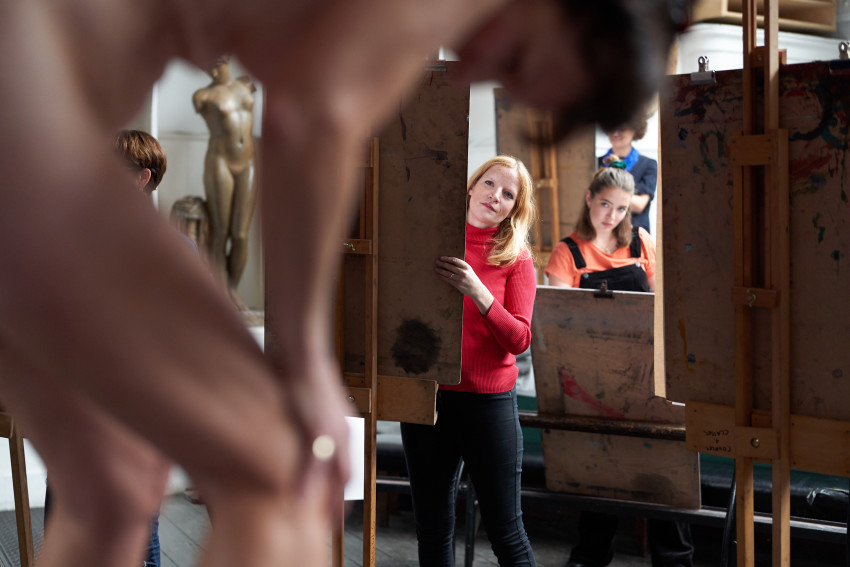 A life drawing class in the Life Room at the RA Schools