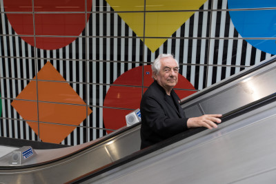 Daniel Buren, 'Diamonds and Circles' works 'in situ', 2017. Commissioned by Art on the Underground