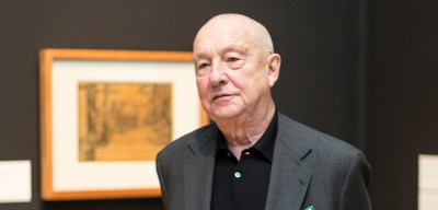 Georg Baselitz photographed in the RA exhibition 'Renaissance Impressions'