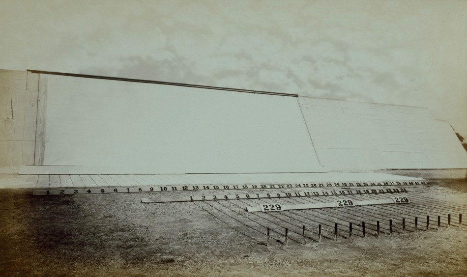 Eadweard Muybridge, The 'Operating Track' .