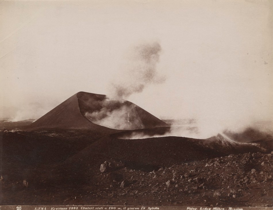Ledru Mauro, Etna - Eruzione 1892, Crateri visti a 100m.